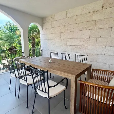 Daniela Apartmán Vir