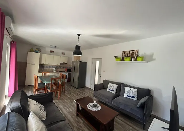 Apartament Daniela Vir